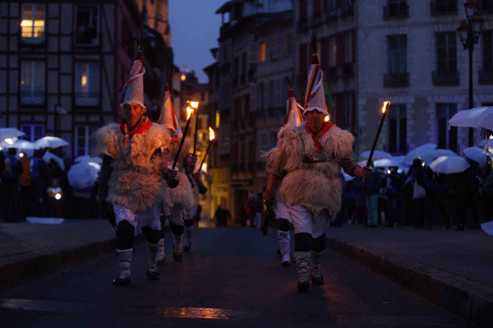 La tradition basque avec les joaldunak